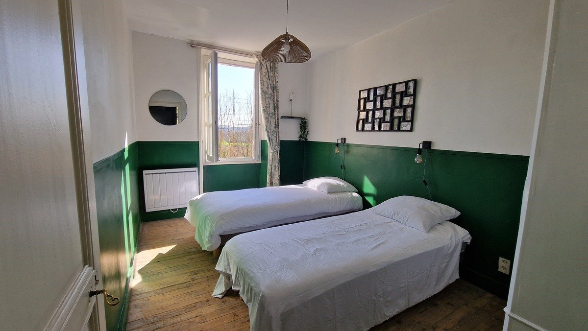 Chambre lumineuse de la maison