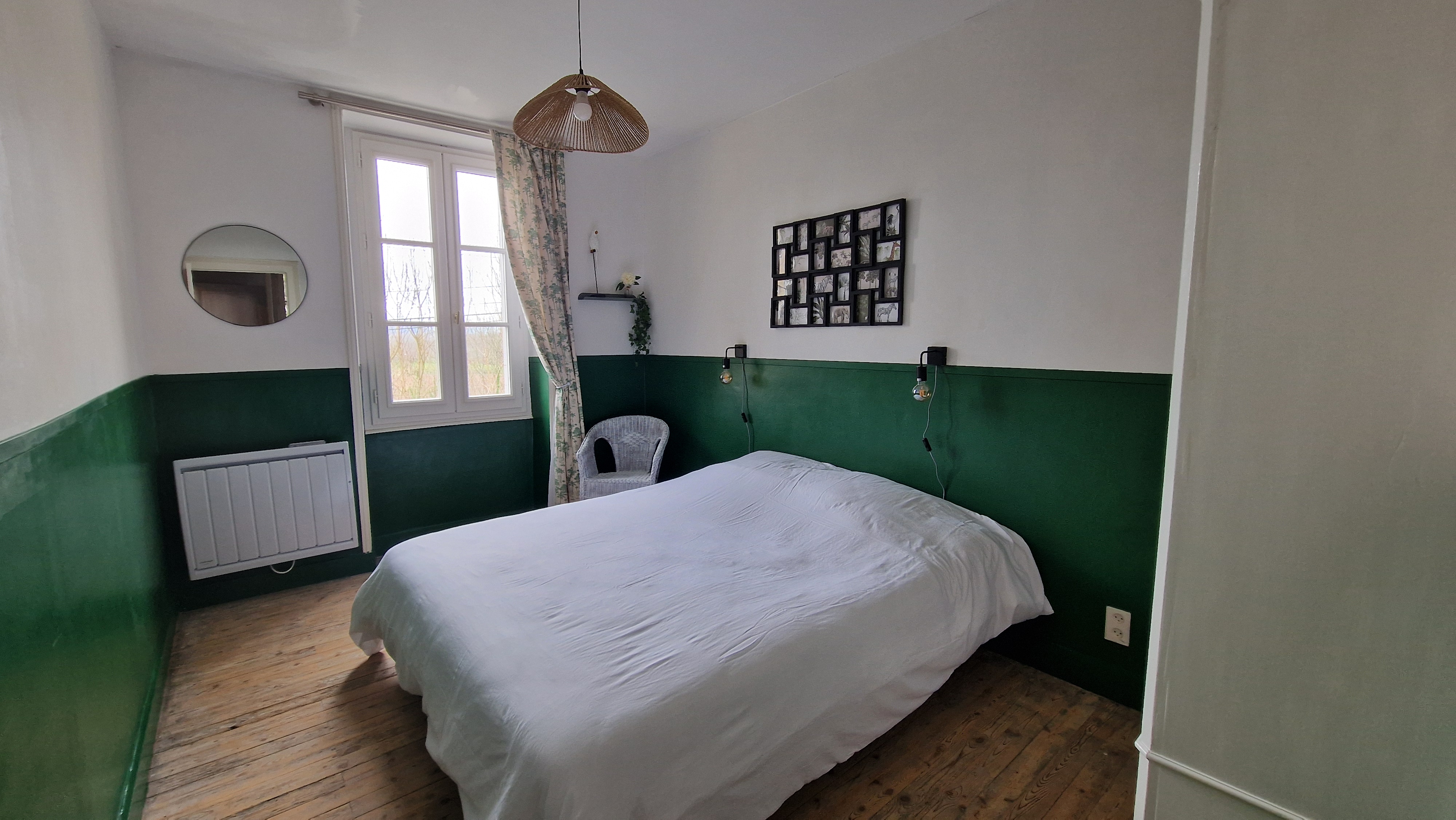 Chambre verte de la maison Les Volets Gris